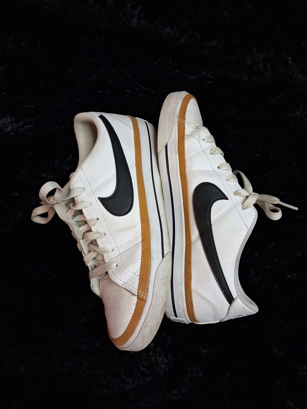 Nike White Leather Sneakers